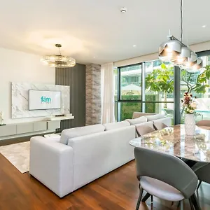 Fam Living - Walk - Opulent Living دبي