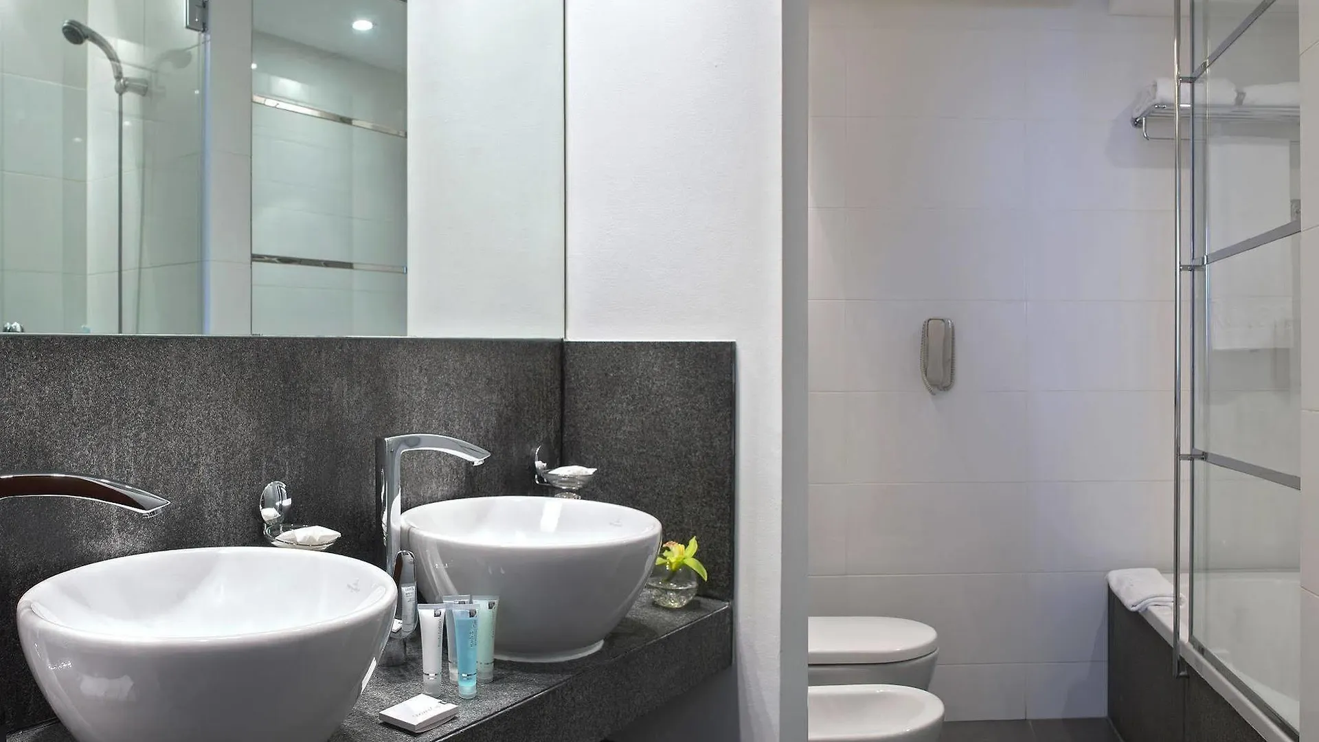 Hotel apartamentowy Villa Rotana Dubaj